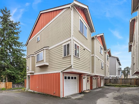 2nd image of 12050 33rd Avenue NE #C