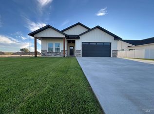 1555 Mountain Vw, Gooding, ID 83330