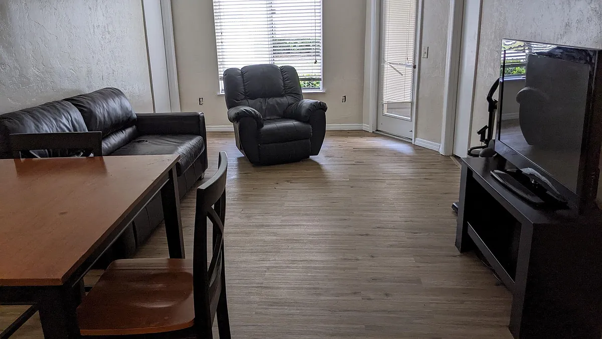 Building Photo - 4000 SW 23rd St #3-107