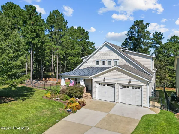 204 Lamplighter Way, Spring Lake, NC 28390