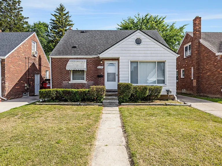 15630 Sprenger Ave — Photo 26