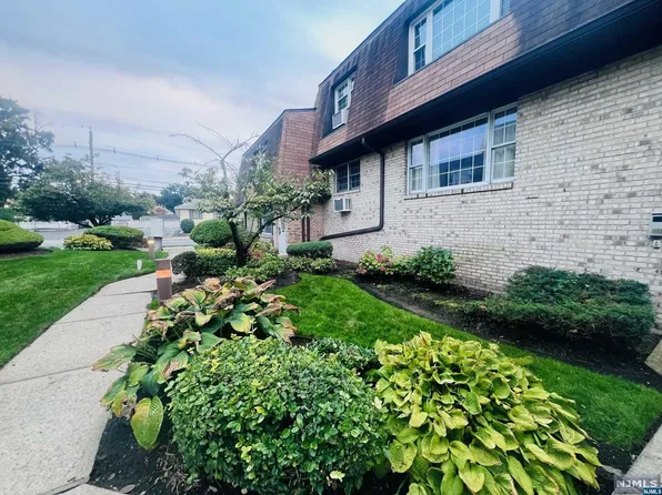 184 S Washington Ave APT A3, Bergenfield, NJ 07621