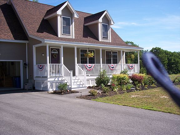 2nd image of 2 Camelot Cir