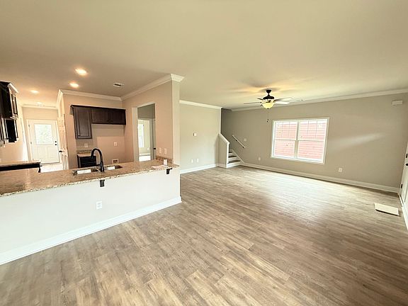 4th image of 250 Bellamy Rd