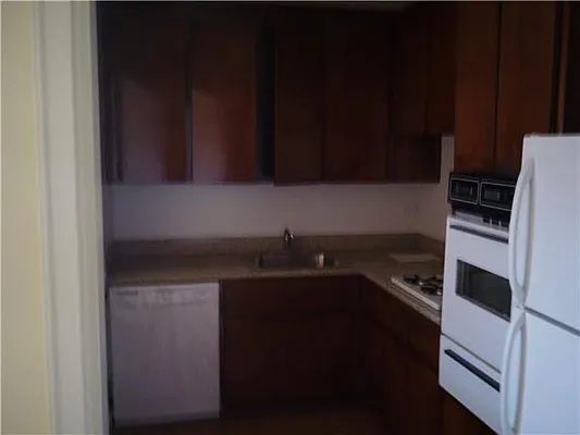 Sold by R New York | media 18