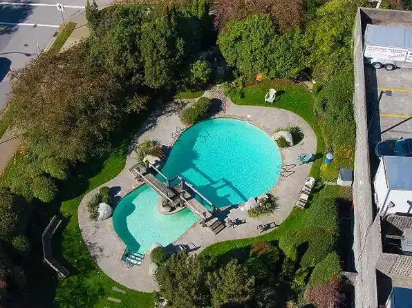 1011 Beach Ave, Vancouver, BC