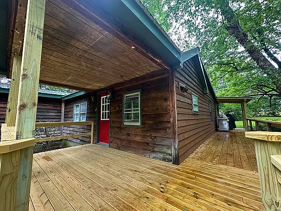 3rd image of 471 Chapel Rd