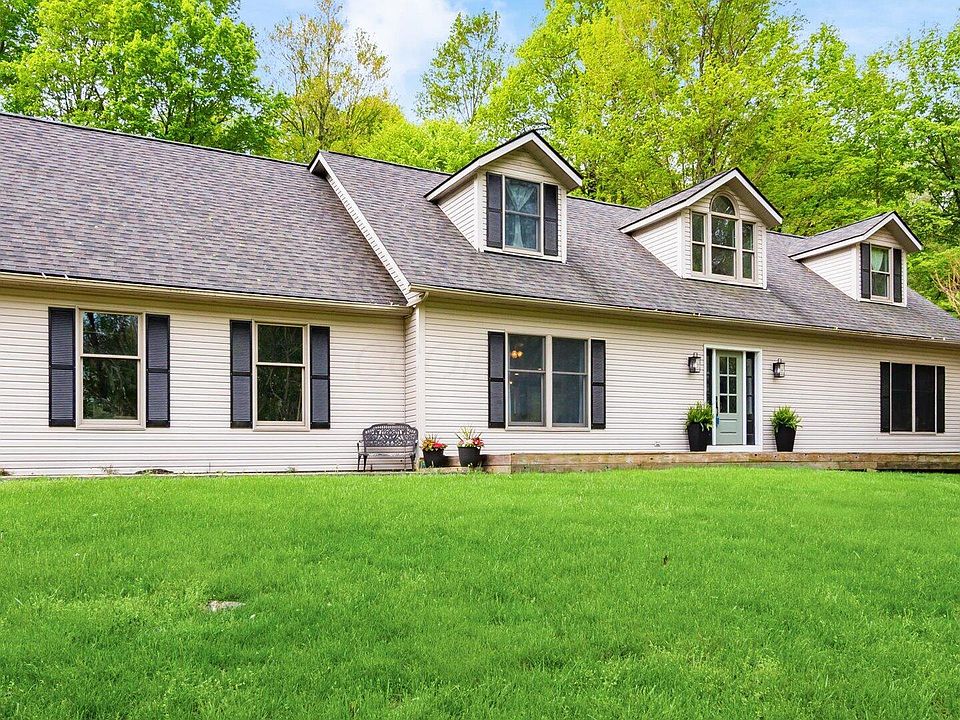 1st image of 565 Welsh Ln