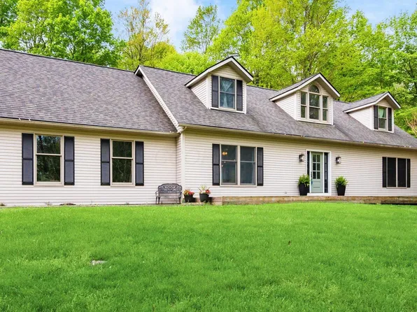 565 Welsh Ln, Granville, OH 43023