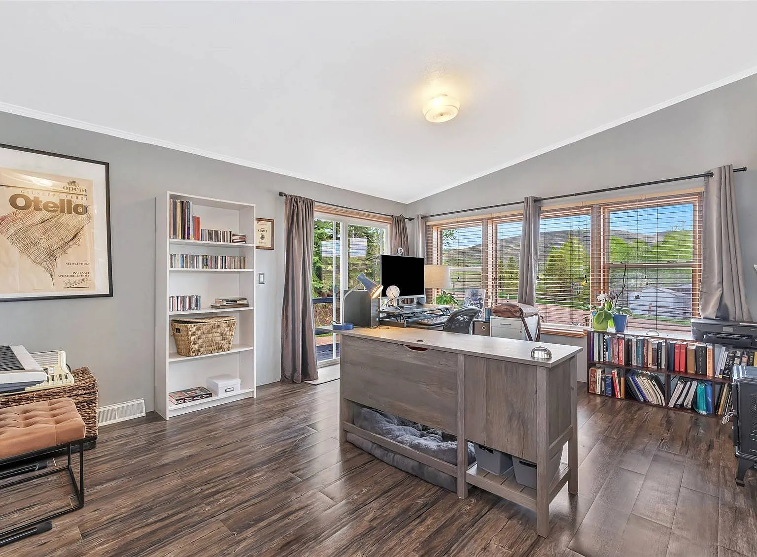 3 bed, 1600 sqft, $3,800 — Photo 2