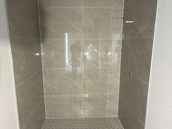 2nd image of 6749 Heavitree Way