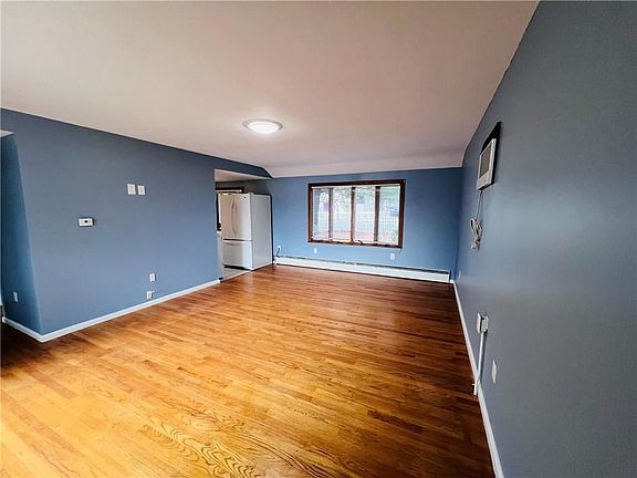 3rd image of 93 Grand View Dr