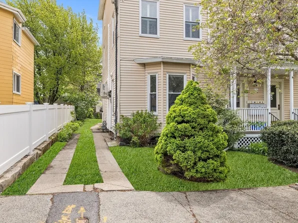 27 Prescott St #1, Somerville, MA 02143