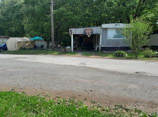 16 Shorty Ln, Rochester, PA 15074