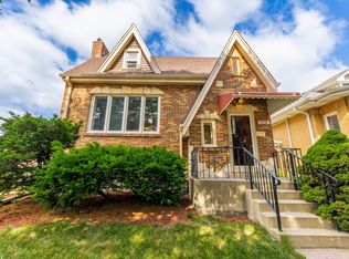2246 Clinton Ave, Berwyn, IL 60402