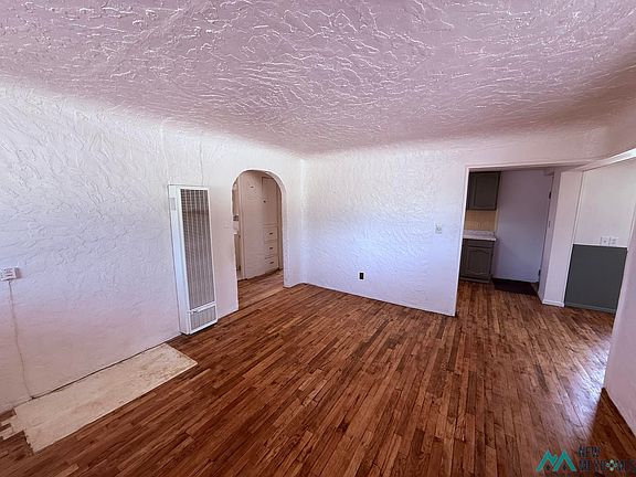 2nd image of 518 W 7th Ave