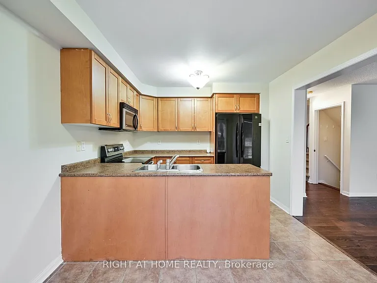 842 Luxton Dr — Photo 12