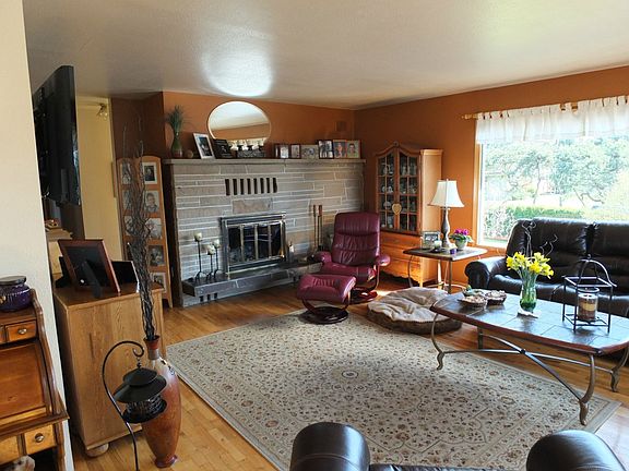 5th image of 1100 East St