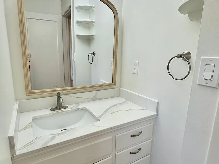 9 Bungalow Ave — Photo 27