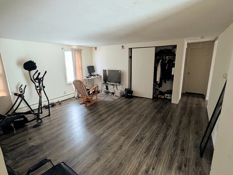 1214 Hill Rd #3 — Photo 3