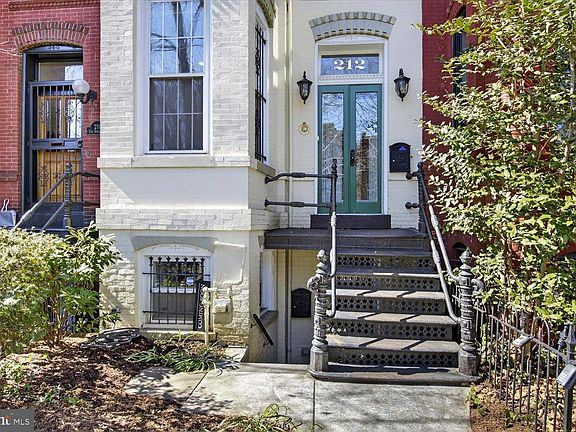 2nd image of 212 5th St NE