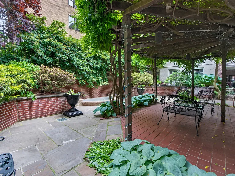 203 E 72nd St #19C — Photo 22