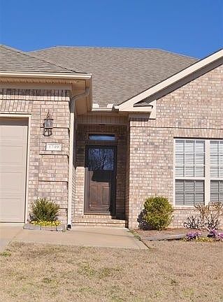 3rd image of 1749 White Oak Ln