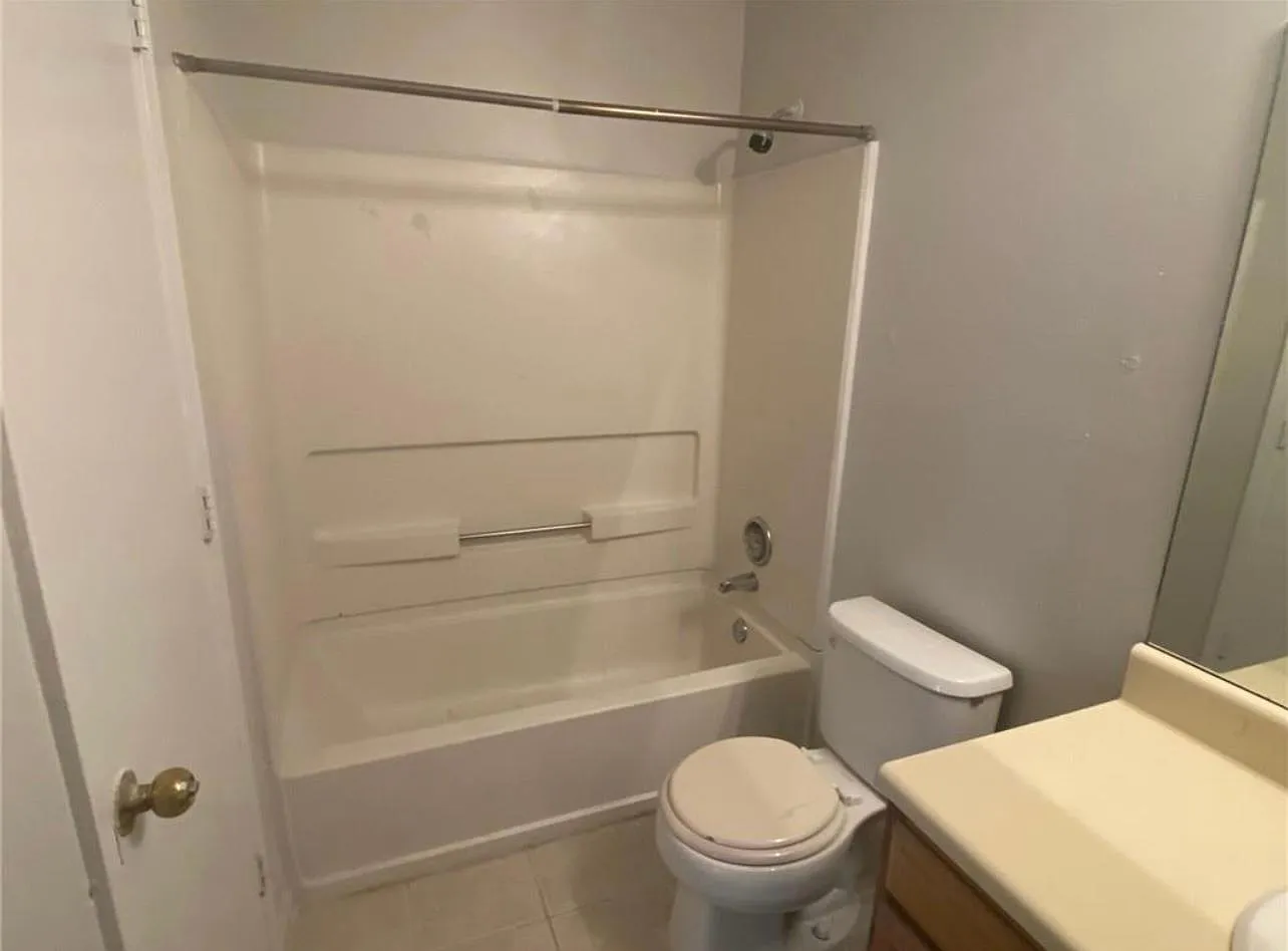 2 bed, 1064 sqft, $1,350 — Photo 1