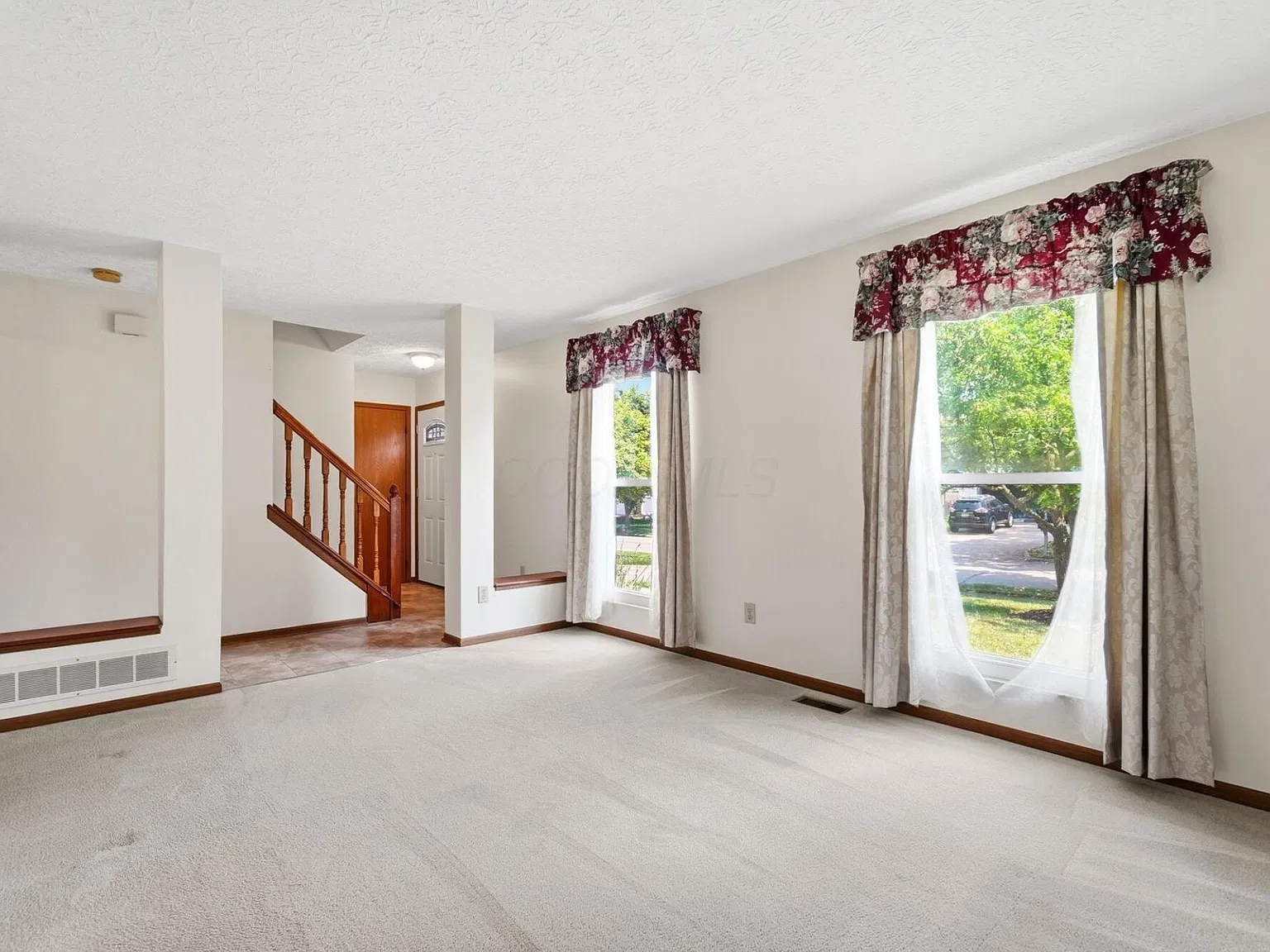 4 bed, 2.5 bath, 2030 sqft, $2,700 — Photo 4