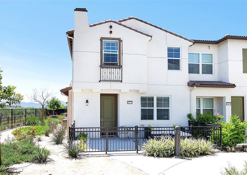 1st image of 40270 Calle Real