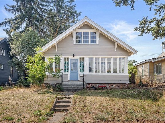 3rd image of 1807 W Chelan Ave