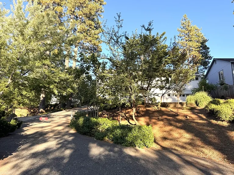 146 Northridge Dr — Photo 44