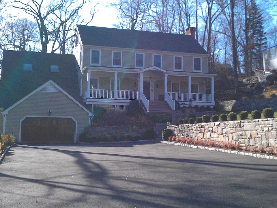 2nd image of 7 Andrews Dr