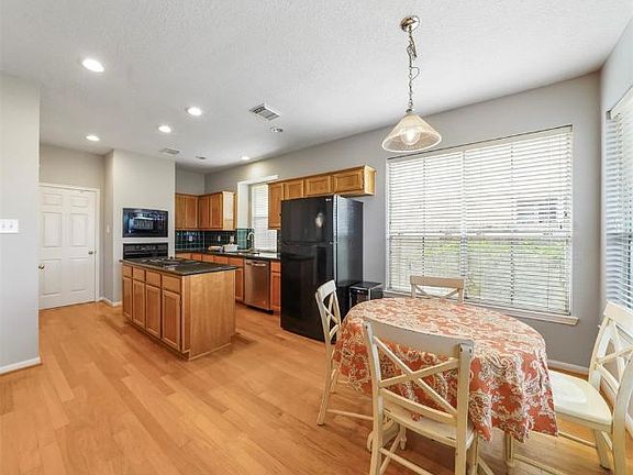 5th image of 3410 Endicott Ln