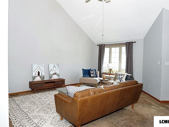 5th image of 110 Oak Park Dr