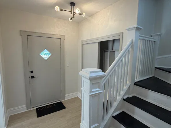 204 Pine St, Roselle, NJ 07203