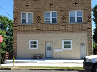 701 6th Ave #3, Coraopolis, PA 15108