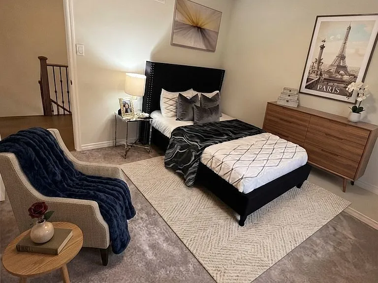 127 Munro Cir — Photo 2