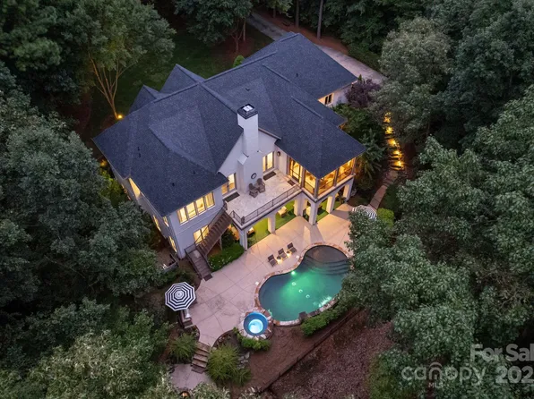 105 Breakwater Ct, Mooresville, NC 28117