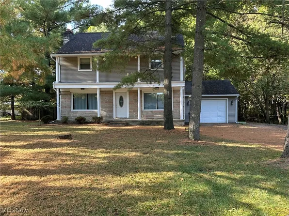 411 Lake Shore Dr, Willard, OH 44890