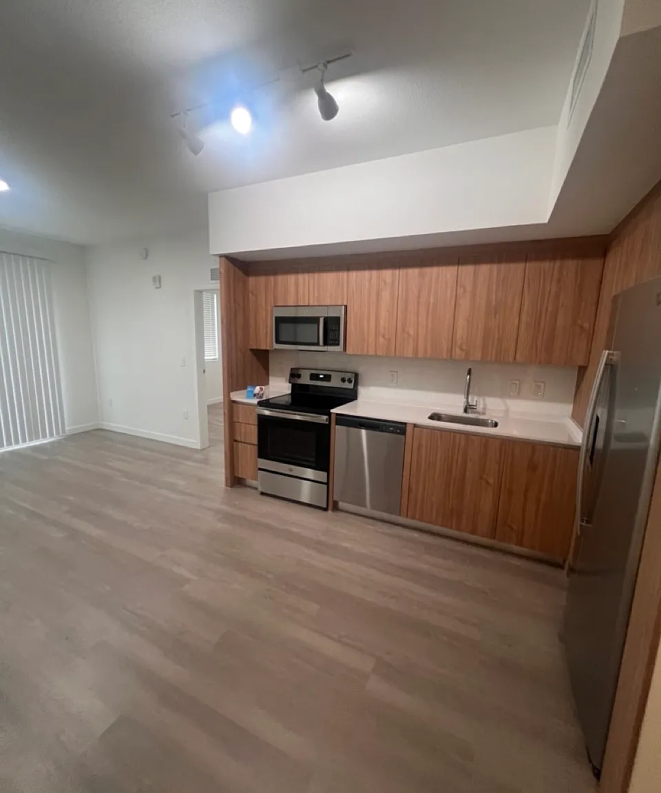 2 bed, 859 sqft, $2,175 — Photo 1