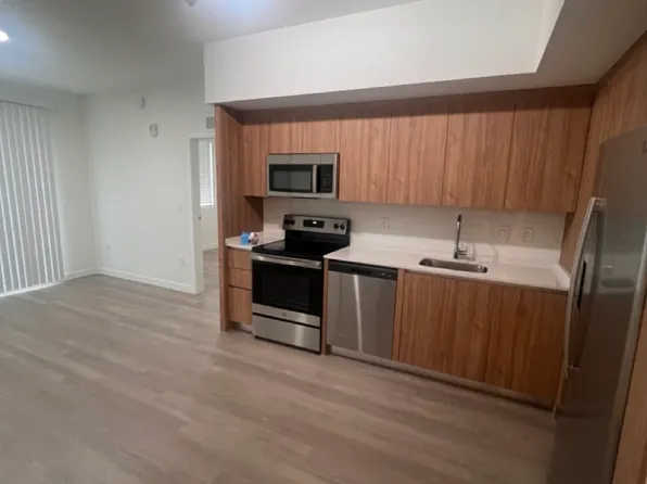 539 NW 159th St #103, Miami, FL 33169