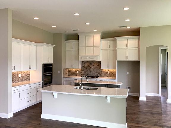 3rd image of 172 Oxford Estates Way