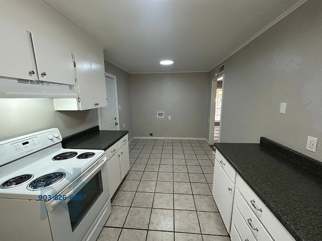 817 Caver Street - 1 — Photo 3