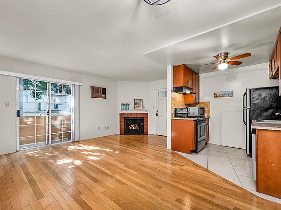 5th image of 2400 Walnut Ave #4