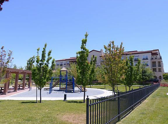 4th image of 800 S Abel St Unit 307