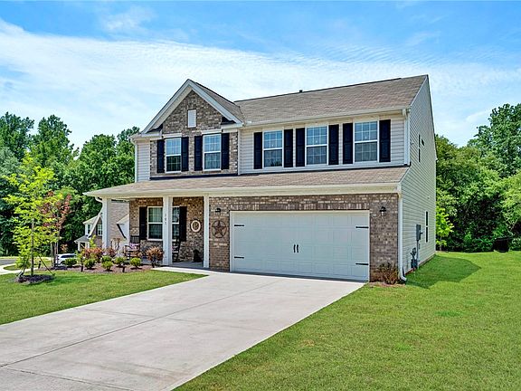 3rd image of 101 Penrose Cir
