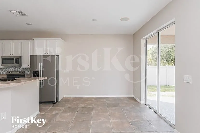 3 bed, 2.5 bath, 2144 sqft, $2,875 — Photo 4