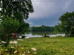 120 Whittbury Ln, Red House, WV 25168