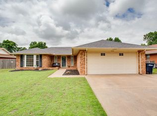 1020 Canterbury Rd, Enid, OK 73703
